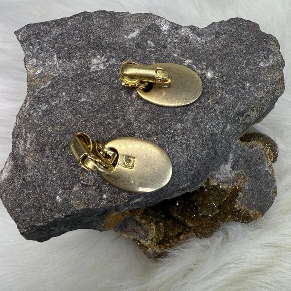 Vintage Gold Tone Clip-on Doorknocker Earrings 1" - Picture 3 of 7